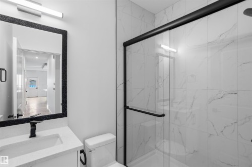 1798 Crossbill Loop Nw, Edmonton, AB - Indoor Photo Showing Bathroom