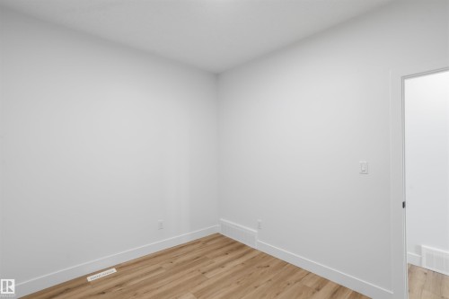 1798 Crossbill Loop Nw, Edmonton, AB - Indoor Photo Showing Other Room