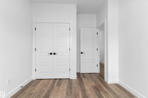 1621 210A Street Nw, Edmonton, AB - Indoor Photo Showing Other Room