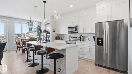 142 Aston Bend, Leduc, AB - Indoor Photo Showing Kitchen With Upgraded Kitchen