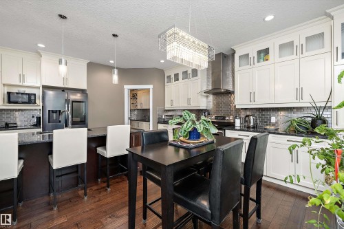 967 175 Street Sw, Edmonton, AB - Indoor