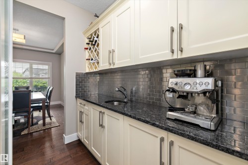 967 175 Street Sw, Edmonton, AB - Indoor Photo Showing Kitchen With Upgraded Kitchen