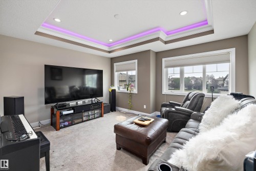 967 175 Street Sw, Edmonton, AB - Indoor Photo Showing Living Room