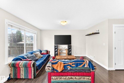 258 Sturtz Bend, Leduc, AB - Indoor