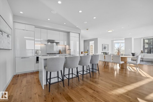 #4704 10360 102 St Nw, Edmonton, AB - Indoor