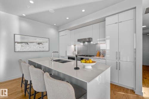 #4704 10360 102 St Nw, Edmonton, AB - Indoor Photo Showing Kitchen With Double Sink With Upgraded Kitchen