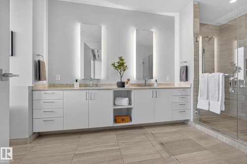 #4704 10360 102 St Nw, Edmonton, AB - Indoor Photo Showing Bathroom