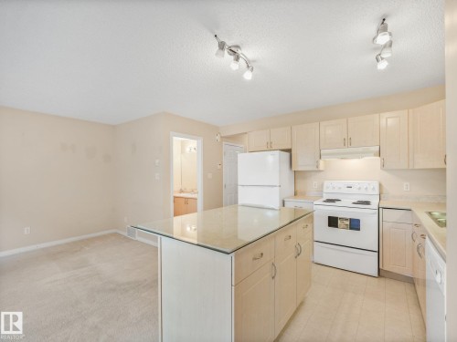 1142 Barnes Way Sw, Edmonton, AB - Indoor Photo Showing Kitchen