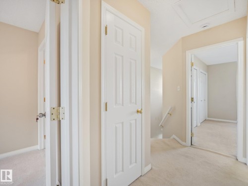 Upper level - 1142 Barnes Way Sw, Edmonton, AB - Indoor Photo Showing Other Room