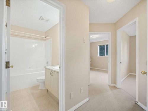 4-piece, upper level - 1142 Barnes Way Sw, Edmonton, AB - Indoor Photo Showing Bathroom