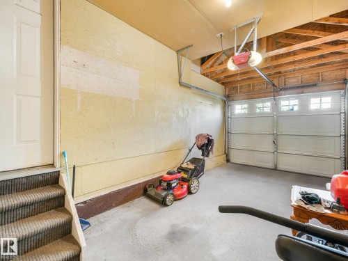 1142 Barnes Way Sw, Edmonton, AB - Indoor Photo Showing Garage