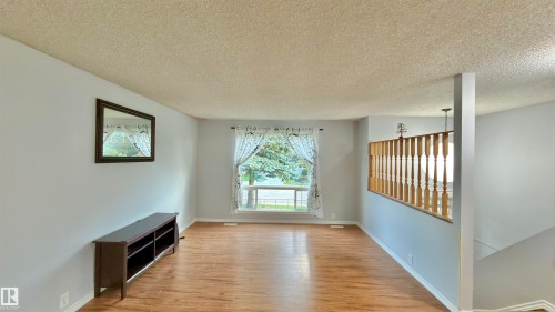 3520 17B Avenue Nw, Edmonton, AB - Indoor Photo Showing Other Room