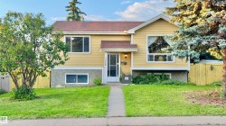3520 17B Avenue NW  Edmonton, AB T6L 2P3