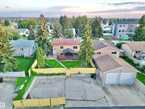 3520 17B Avenue Nw, Edmonton, AB - Outdoor With View