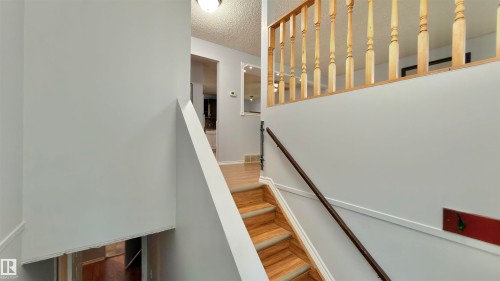 3520 17B Avenue Nw, Edmonton, AB - Indoor Photo Showing Other Room