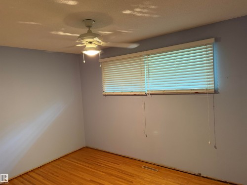 12124 51 Street Nw, Edmonton, AB - Indoor Photo Showing Other Room