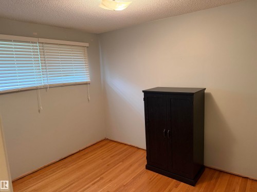 12124 51 Street Nw, Edmonton, AB - Indoor Photo Showing Other Room