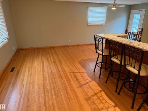 12124 51 Street Nw, Edmonton, AB - Indoor