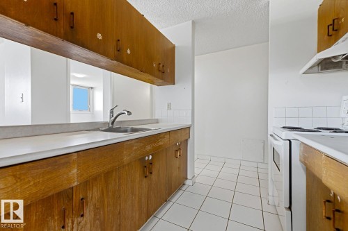 #1201 10011 116 St Nw, Edmonton, AB - Indoor Photo Showing Kitchen