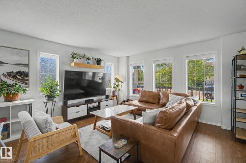 15727 141 Street Nw, Edmonton, AB - Indoor Photo Showing Living Room