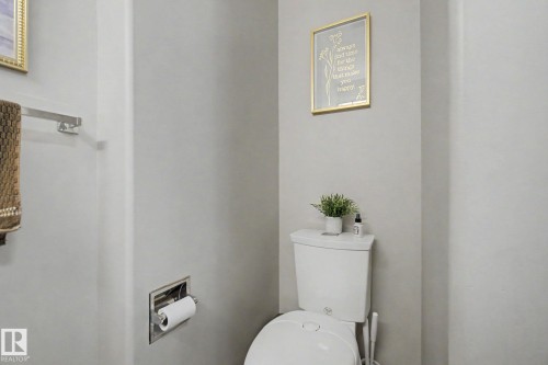 15727 141 Street Nw, Edmonton, AB - Indoor Photo Showing Bathroom