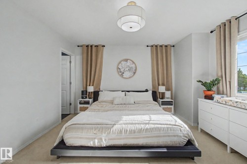 15727 141 Street Nw, Edmonton, AB - Indoor Photo Showing Bedroom
