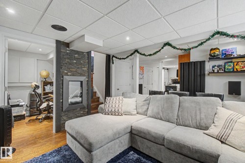 15727 141 Street Nw, Edmonton, AB - Indoor Photo Showing Living Room With Fireplace