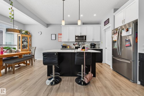 2317 158A Street Sw, Edmonton, AB - Indoor