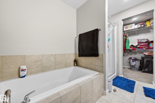 2317 158A Street Sw, Edmonton, AB - Indoor Photo Showing Bathroom