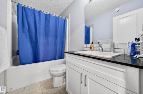 2317 158A Street Sw, Edmonton, AB - Indoor Photo Showing Bathroom