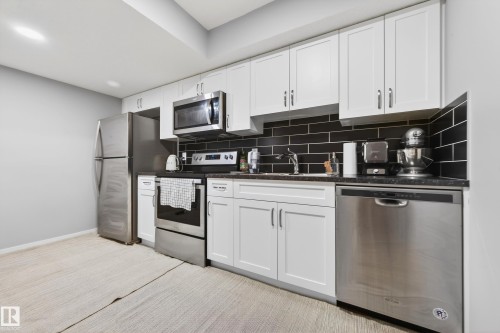 2317 158A Street Sw, Edmonton, AB - Indoor Photo Showing Kitchen