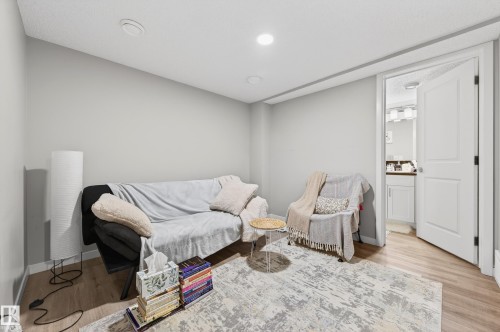 2317 158A Street Sw, Edmonton, AB - Indoor