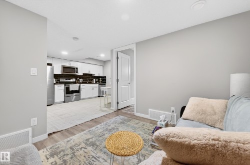 2317 158A Street Sw, Edmonton, AB - Indoor