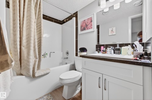 2317 158A Street Sw, Edmonton, AB - Indoor Photo Showing Bathroom