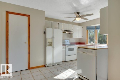 3506 44 Street, Leduc, AB - Indoor Photo Showing Kitchen