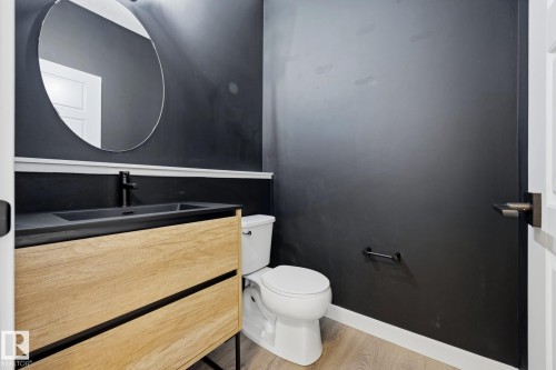 3234 Chernowski Way Sw, Edmonton, AB - Indoor Photo Showing Bathroom