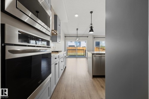 3234 Chernowski Way Sw, Edmonton, AB - Indoor Photo Showing Kitchen With Upgraded Kitchen
