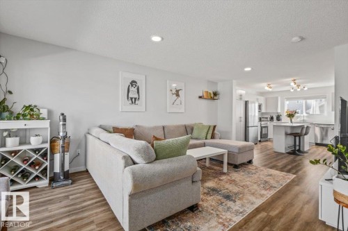 6259 176 Avenue Nw, Edmonton, AB - Indoor Photo Showing Living Room