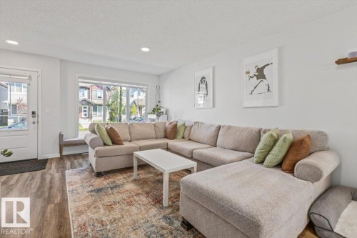 6259 176 Avenue Nw, Edmonton, AB - Indoor Photo Showing Living Room