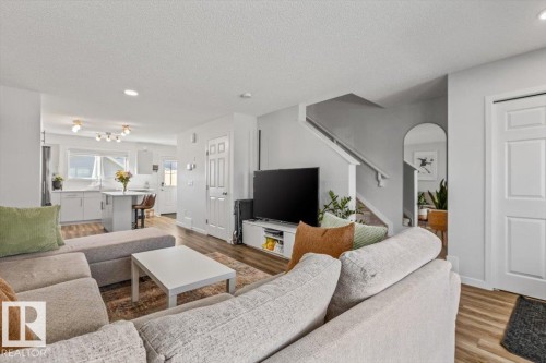 6259 176 Avenue Nw, Edmonton, AB - Indoor Photo Showing Living Room