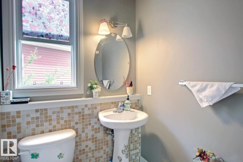 6175 Stinson Way Nw, Edmonton, AB - Indoor Photo Showing Bathroom