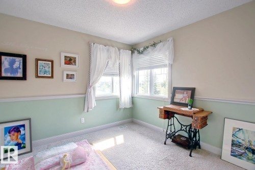 6175 Stinson Way Nw, Edmonton, AB - Indoor Photo Showing Bedroom