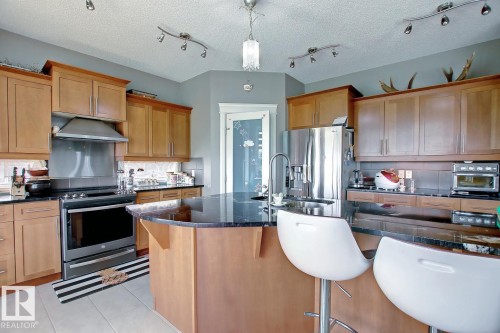 6175 Stinson Way Nw, Edmonton, AB - Indoor Photo Showing Kitchen