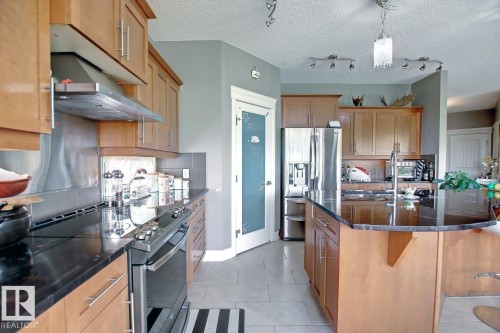 6175 Stinson Way Nw, Edmonton, AB - Indoor Photo Showing Kitchen With Upgraded Kitchen