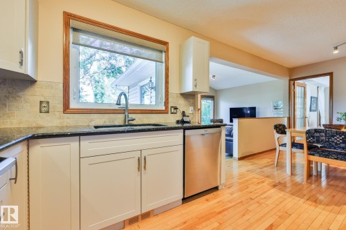 3764 30 Street Nw, Edmonton, AB - Indoor Photo Showing Kitchen