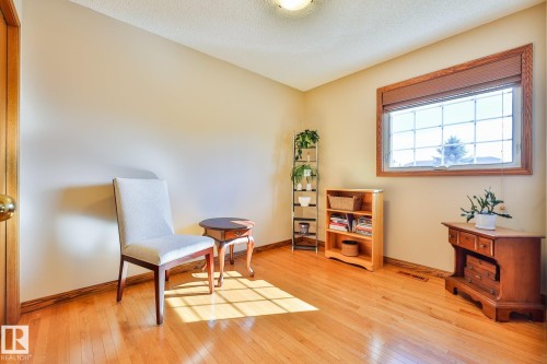 Bedroom 3 offers hardwood flooring - 3764 30 Street Nw, Edmonton, AB - Indoor