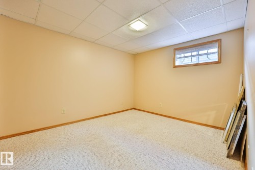 Lower level bedroom - 3764 30 Street Nw, Edmonton, AB - Indoor Photo Showing Other Room