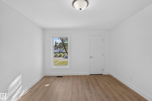 12306 95 Street Nw, Edmonton, AB - Indoor Photo Showing Other Room