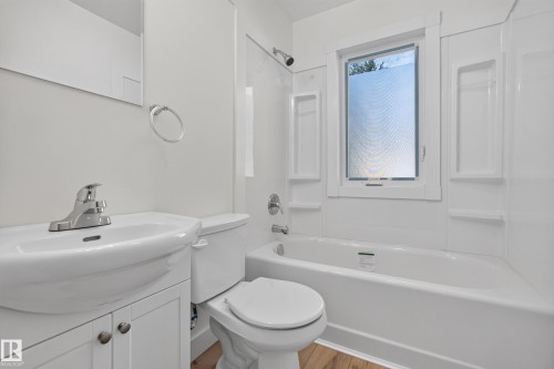12306 95 Street Nw, Edmonton, AB - Indoor Photo Showing Bathroom