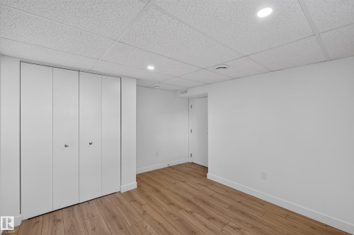 12306 95 Street Nw, Edmonton, AB - Indoor Photo Showing Other Room